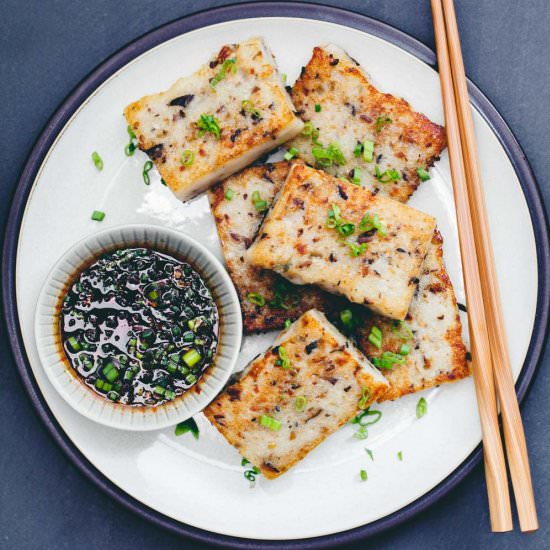Mushroom & Daikon Radish Cake - Recipe photo by veganmiam