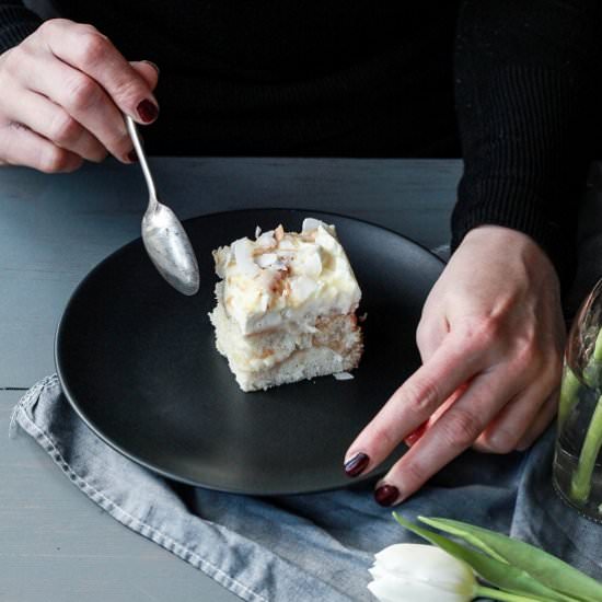 Coconut and Pineapple Sponge Cake - Recipe photo by bayaderka