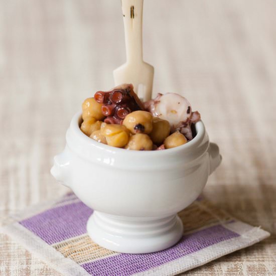 Octopus and Chickpeas - Recipe photo by streghetta in cucina