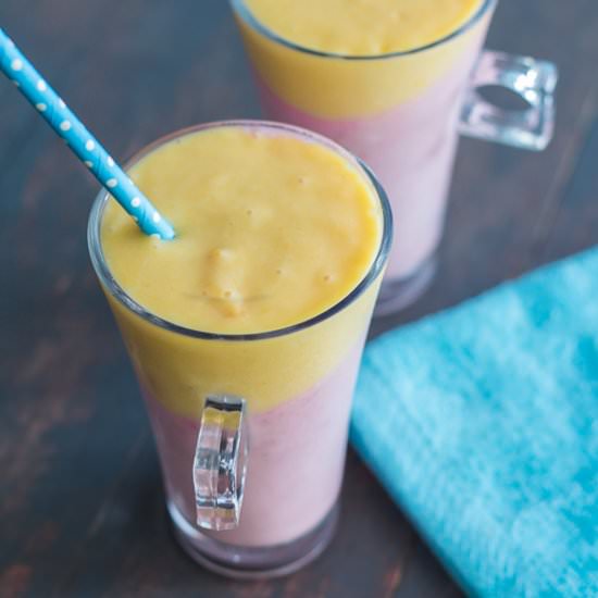 Strawberry and Mango Smoothie - Recipe photo by maya kitchenette
