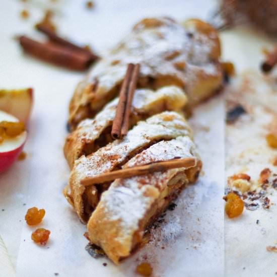 Apple Strudel - Recipe photo by VitaliyaN