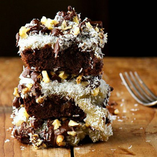 Vegan Brownie Magic Bars - Recipe photo by NamelyMarly