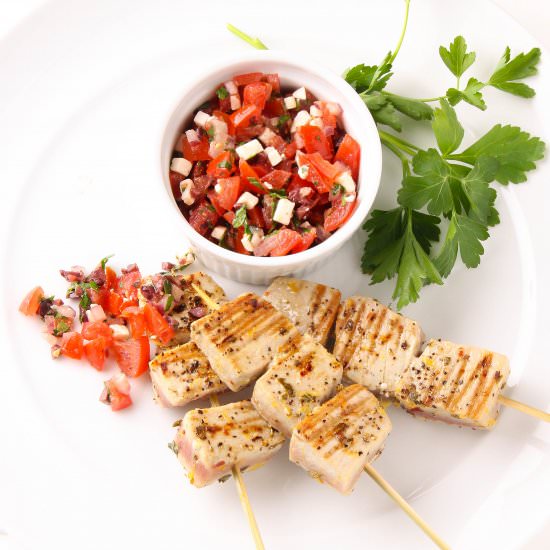 Tuna Souvlaki with Greek Salsa - Recipe photo by therightrecipe