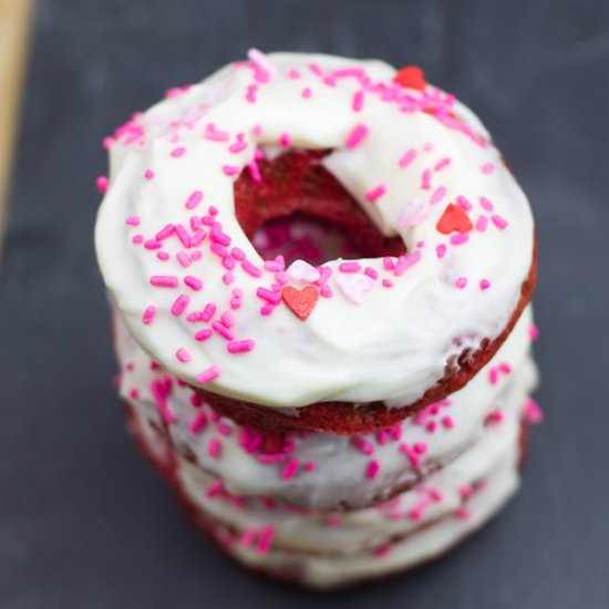 Red Velvet Doughnuts - Recipe photo by alma_objetivocupcake