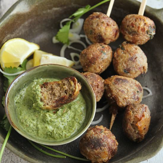 Shami kebabs with spicy chutney - Recipe photo by openbook