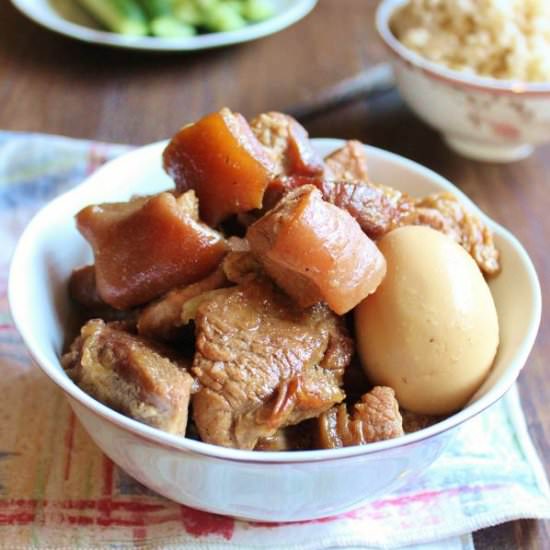 Vietnamese Braised Pork with Egg - Recipe photo by Wild wild whisk