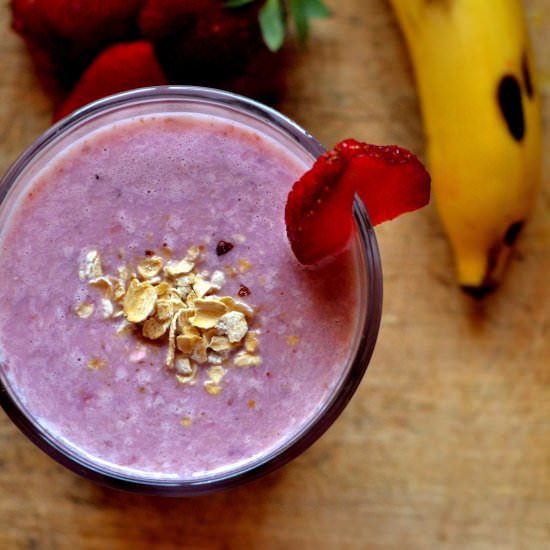 Strawberry Banana Oat Smoothie - Recipe photo by ashmita_s