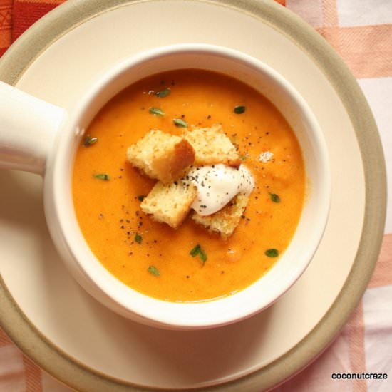 Creamy Red Pepper Soup - Recipe photo by coconutcraze