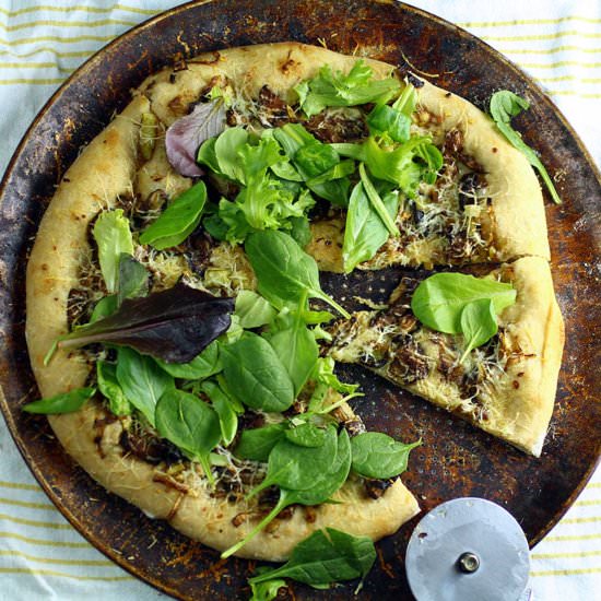 Mushroom Leek Pizza - Recipe photo by Recipe Fiction