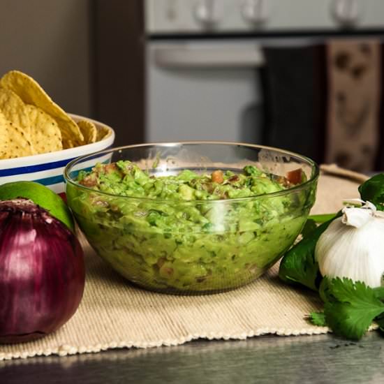 Chunky Guacamole - Recipe photo by vegan video pantry