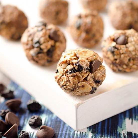 Chocolate & Blueberry Energy Bites - Recipe photo by The Creative Bite