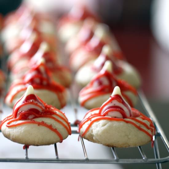 Peppermint Thumbprint Cookies - Recipe photo by simplydelish