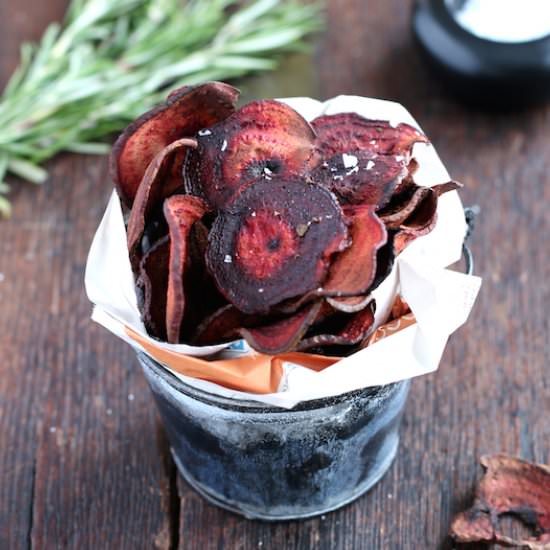Beetroot Rosemary Chips - Recipe photo by Francoise La Prune