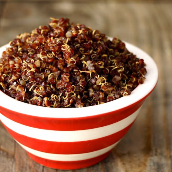 Red Quinoa Crisps - Recipe photo by cookingontheweekends