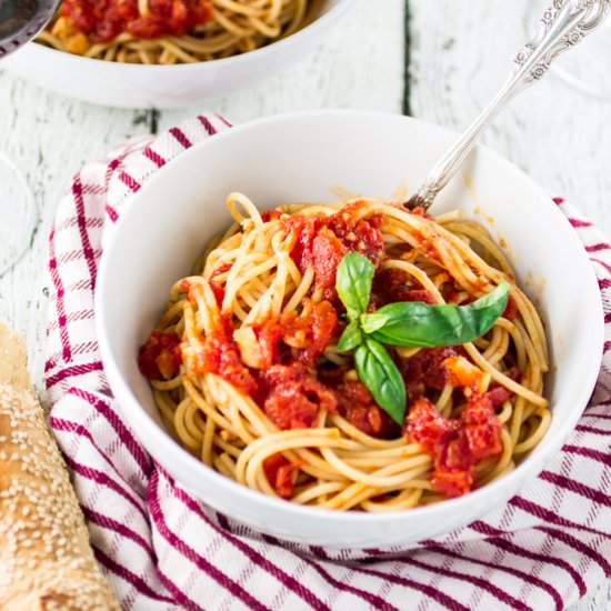Spaghetti with Simple Marinara - Recipe photo by Oliviascuisine