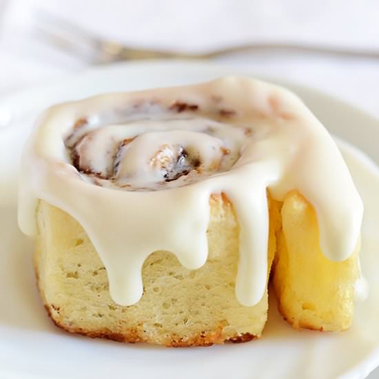 Crazy Dough Cinnamon Rolls - Recipe photo by Kitchen Nostalgia