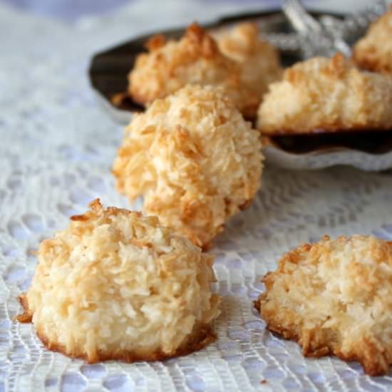 Coconut Macaroons - Recipe photo by coconutcraze