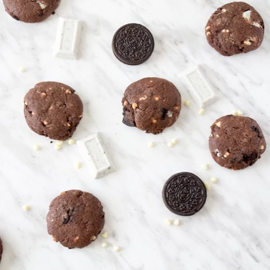 Chocolate Oreo Chunk Cookies - Recipe photo by thevibrantpixel
