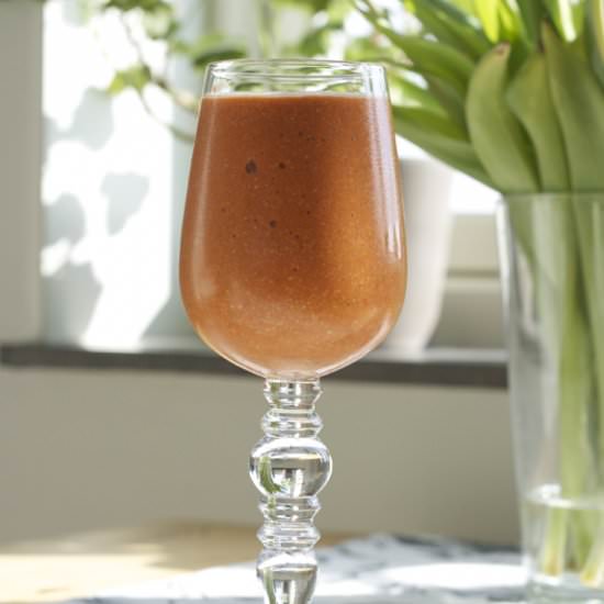 Mango & Goji Berry Smoothie - Recipe photo by Elegantlyvegan