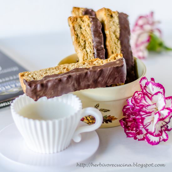 Whole Wheat and Oats Biscotti - Recipe photo by Herbivore Cucina