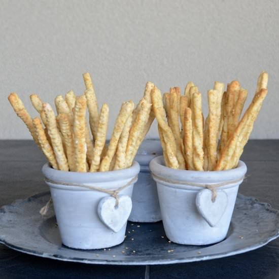 Easy Cheese Sticks - Recipe photo by oliveoilandlemons