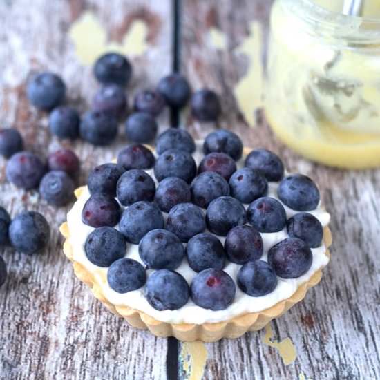 Mini Blueberry Pie with Lemon Curd - Recipe photo by Louisesmadblog