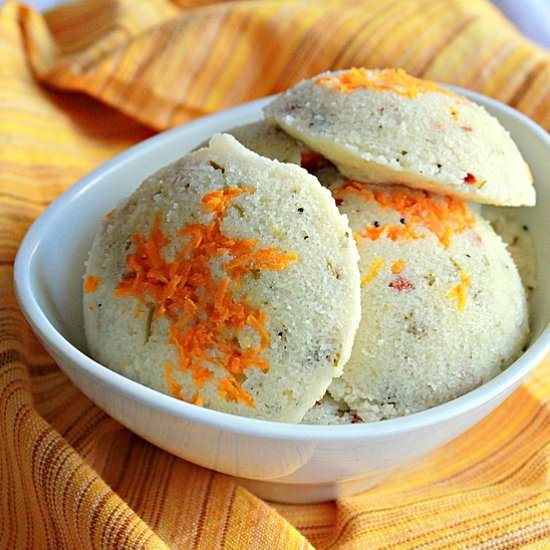 Steamed Savory Semolina Cakes - Recipe photo by Aromatic Cooking