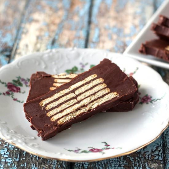 Danish Chocolate Biscuit Cake - Recipe photo by Nordic Food and Living