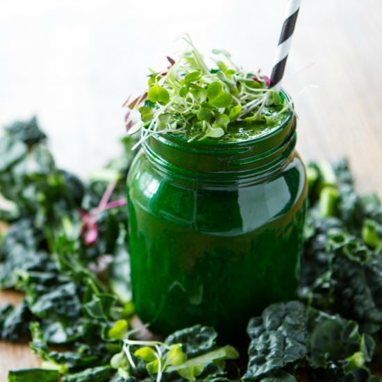 Toxin Blasting Smoothie - Recipe photo by yurielkaim