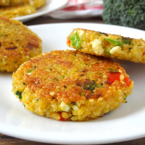 Broccoli cheese quinoa patties - Recipe photo by PutOnYourCakePants