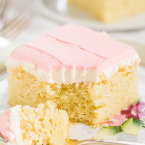 Easy Yellow Cake w/ Buttercream - Recipe photo by Averie