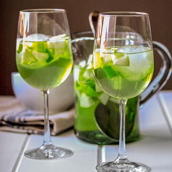 Apple and Pear Sangria - Recipe photo by Cooks With Cocktails