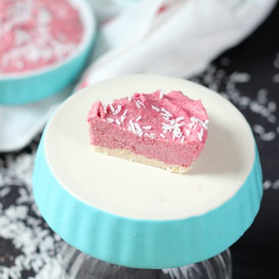 Vegan Strawberry Coconut Tarts - Recipe photo by micibakes