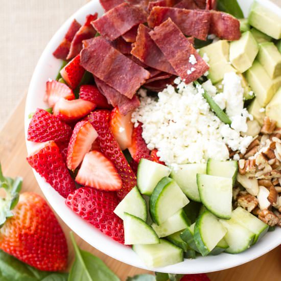 Strawberry Avocado Spinach Salad - Recipe photo by a latte food