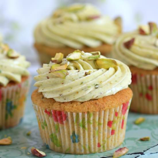 Pistachio cupcake - Recipe photo by mybarecupboard