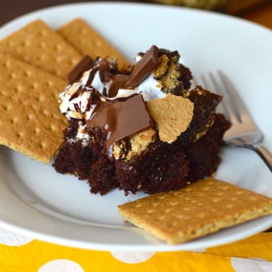 S'mores Chocolate Fudge Cake - Recipe photo by kenarryideas