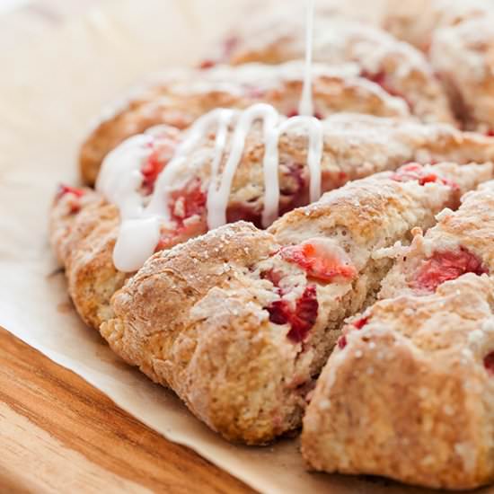 Strawberry Scones - Recipe photo by cooking melangery