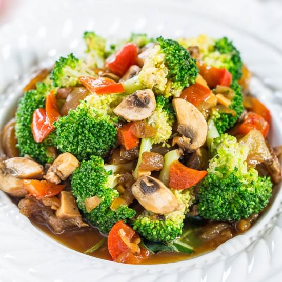 Skinny Broccoli & Veggie Stir Fry - Recipe photo by Averie