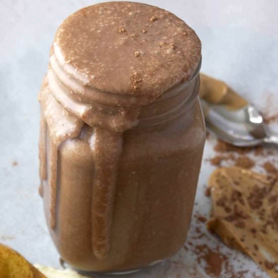Healthy Vegan Chocolate Milkshake - Recipe photo by thegarlicdiaries