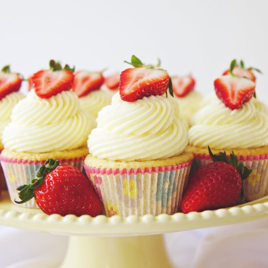 Fluffy Coconut Cupcakes - Recipe photo by Rachelsally
