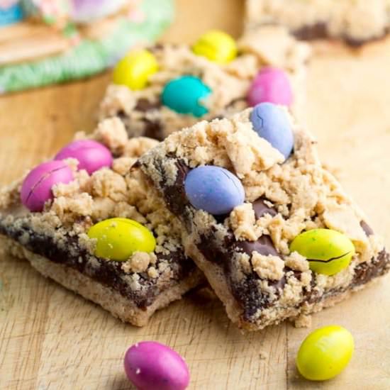 Fudgy Peanut Butter Crumb Bars - Recipe photo by Twointhekitchen