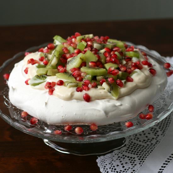 Vegan Pavlova with Lemon Mousse - Recipe photo by Maikki @ Maikin mokomin
