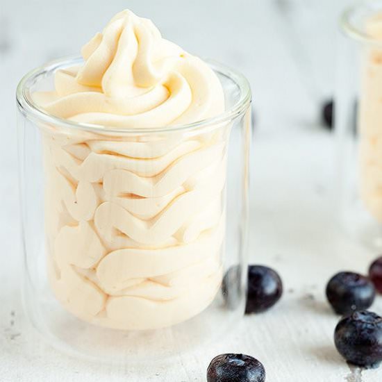 Lemon curd mousse - Recipe photo by ohmydish