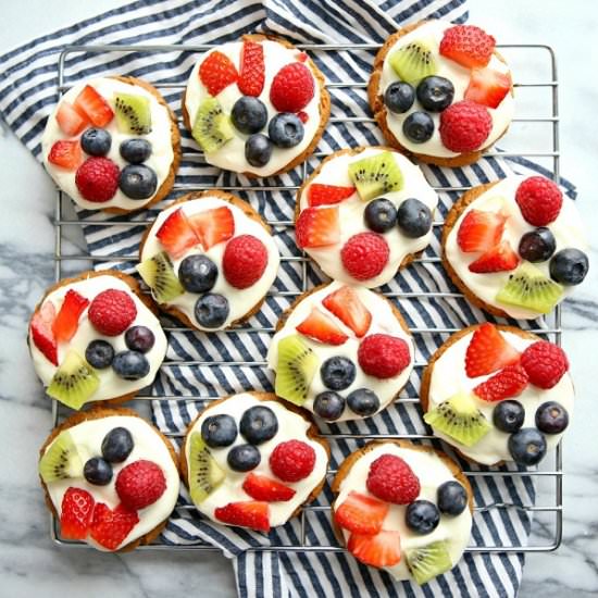 Chocolate Chip Cookie Fruit Pizza - Recipe photo by the cookie rookie