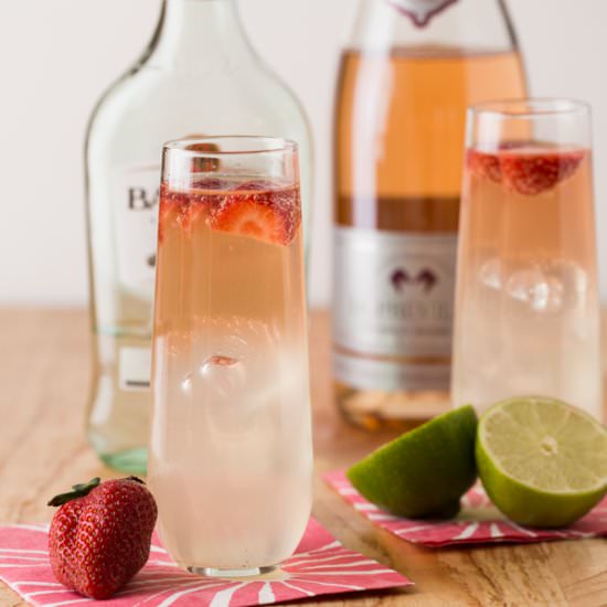 Bubbly Strawberry Mojitos - Recipe photo by garnishwithlemon