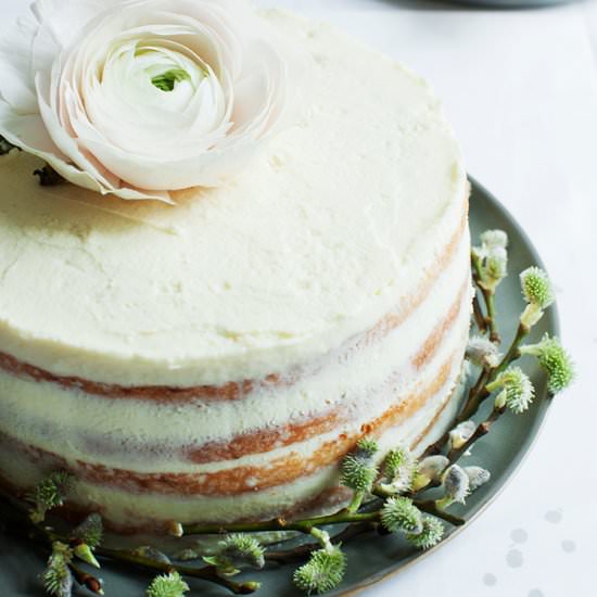 Lemon Sponge Cake with Chocolate - Recipe photo by ModernWifestyle