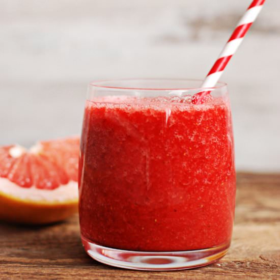 Strawberry and Grapefruit Smoothie - Recipe photo by Moja Galeria Smaku