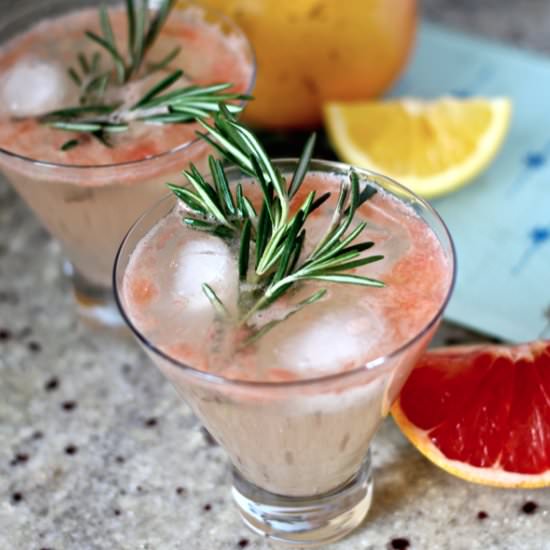 Rosemary Grapefruit Fizz - Recipe photo by thegirlonbloor