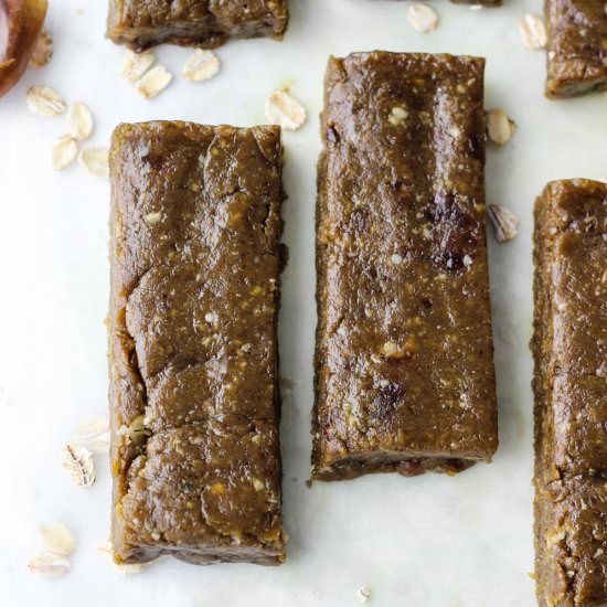 Peanut Butter Matcha Energy Bars - Recipe photo by theyoopergirl