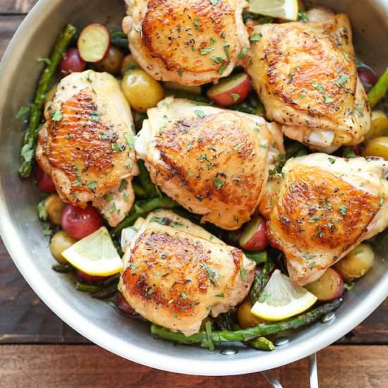 Lemon Chicken with Asparagus - Recipe photo by damndelicious
